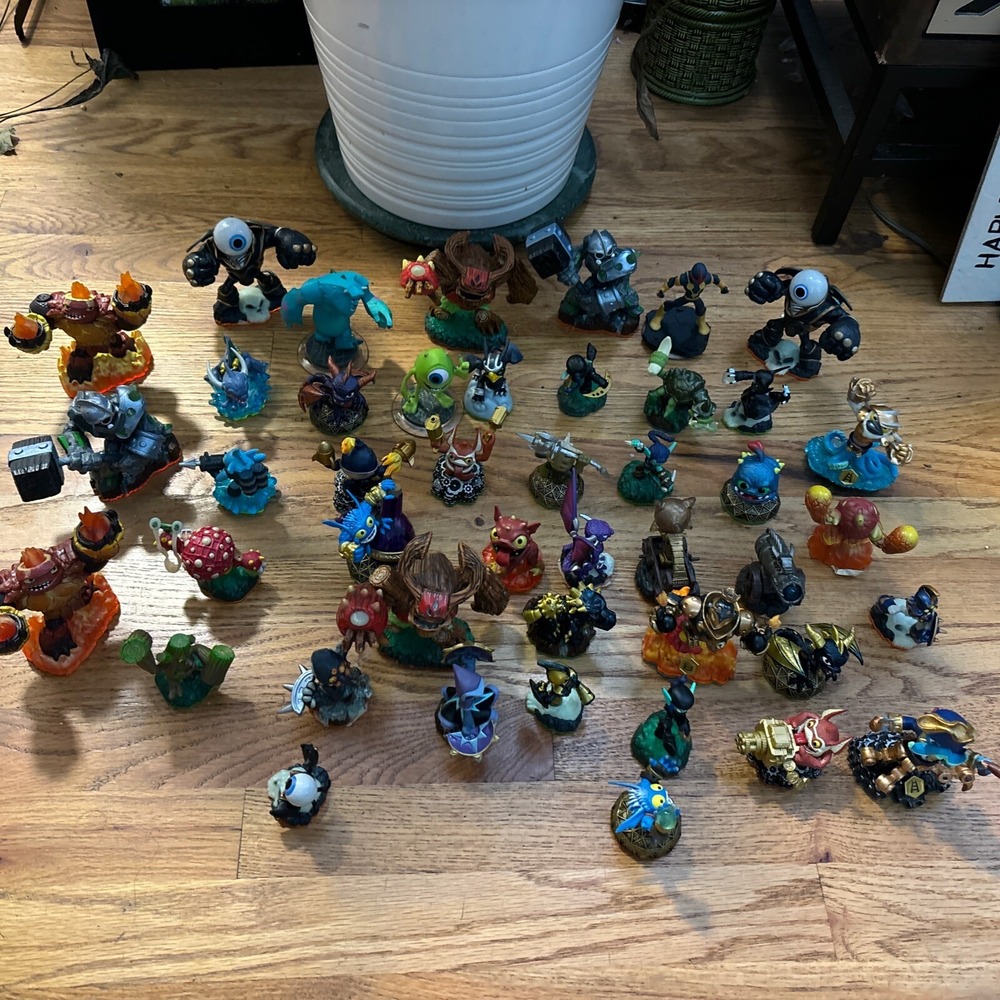Activision Skylanders Disney Infinity Figure Lot Mixed Size Multicolor Good Used